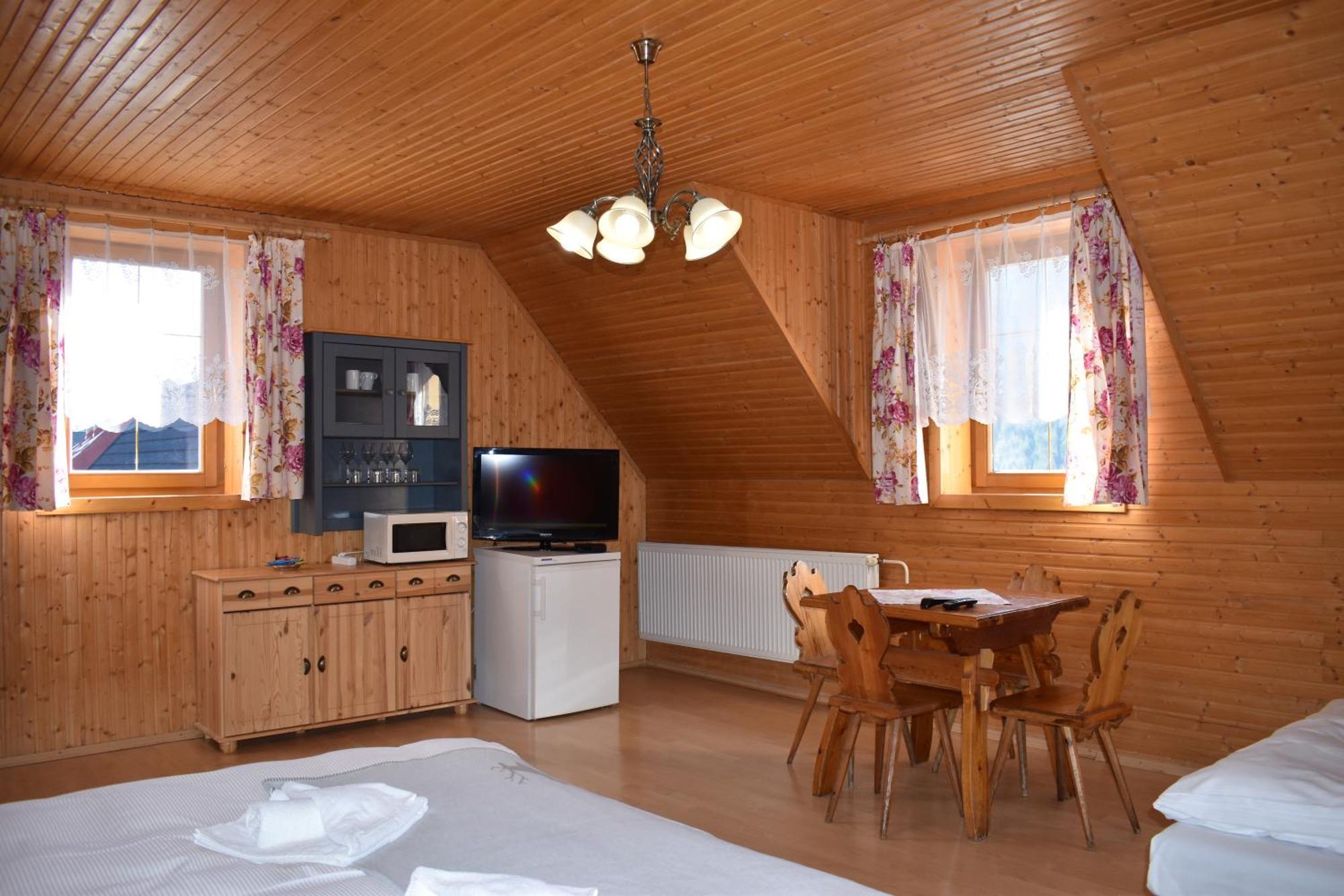 Drevenica Diana Bed & Breakfast Ždiar Eksteriør bilde